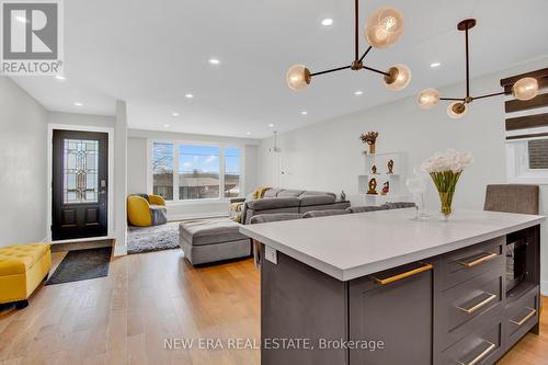 143 Luxury Avenue, Bradford West Gwillimbury, ON - Indoor Photo Showing Living Room