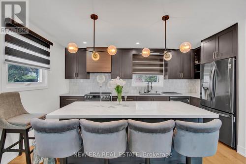 143 Luxury Avenue, Bradford West Gwillimbury, ON - Indoor Photo Showing Kitchen With Stainless Steel Kitchen With Upgraded Kitchen