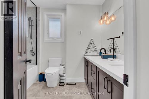 143 Luxury Avenue, Bradford West Gwillimbury, ON - Indoor Photo Showing Bathroom