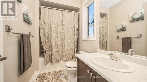 62 Card Lumber Crescent, Vaughan, ON - Indoor Photo Showing Bathroom