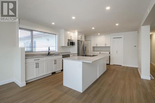 2996 Charella Drive, Prince George, BC - Indoor Photo Showing Kitchen With Upgraded Kitchen