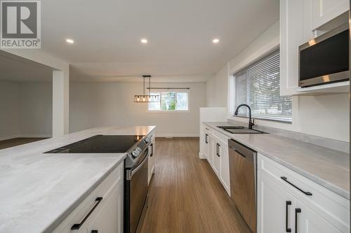 2996 Charella Drive, Prince George, BC - Indoor Photo Showing Kitchen