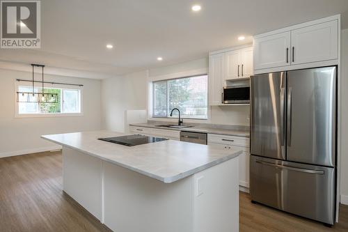 2996 Charella Drive, Prince George, BC - Indoor Photo Showing Kitchen With Upgraded Kitchen