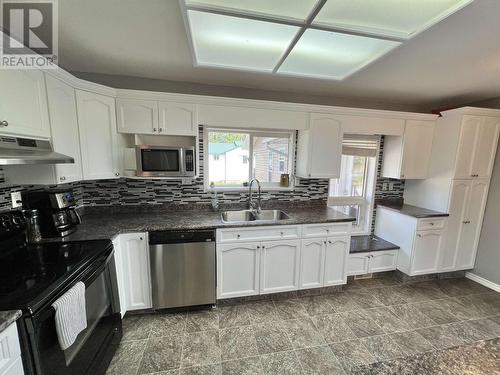 4842 Ten Mile Lake Road, Quesnel, BC - Indoor Photo Showing Kitchen With Double Sink