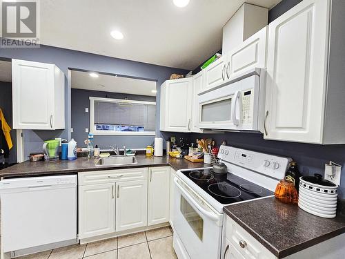 2134 Pine Street, Prince George, BC - Indoor Photo Showing Kitchen