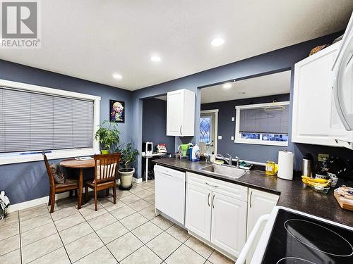 2134 Pine Street, Prince George, BC - Indoor Photo Showing Kitchen