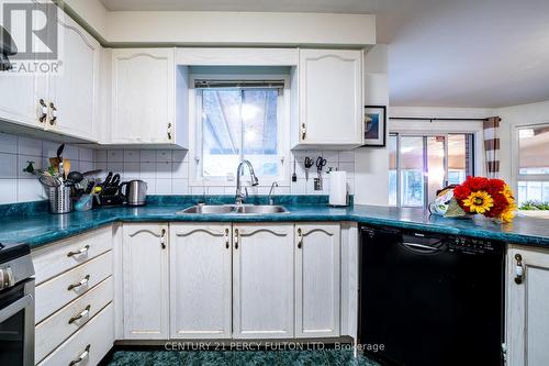 398 Cundles Road W, Barrie, ON - Indoor Photo Showing Kitchen With Double Sink