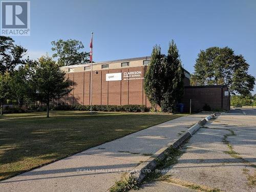 Gr42 - 1575 Lakeshore Road W, Mississauga, ON - Outdoor