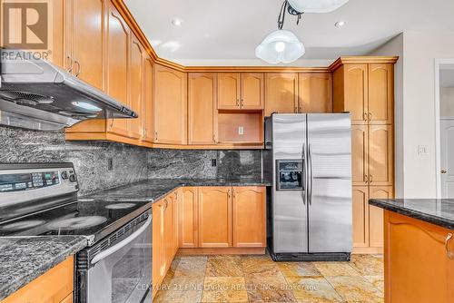 20 Lion Pride Lane, Brampton, ON - Indoor Photo Showing Kitchen