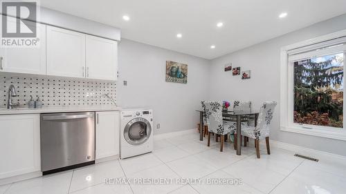 19 Quail Feather Crescent, Brampton, ON - Indoor Photo Showing Laundry Room