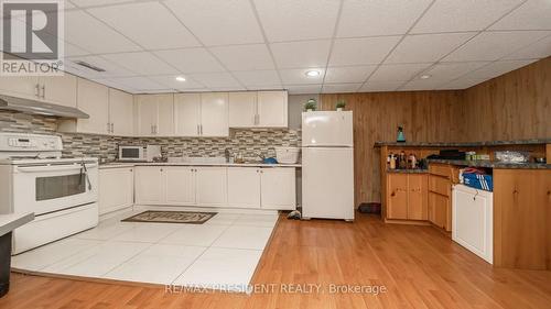 19 Quail Feather Crescent, Brampton, ON - Indoor Photo Showing Kitchen