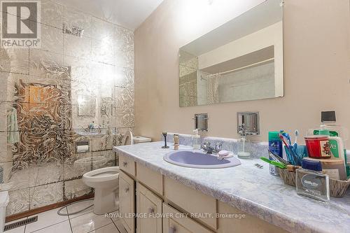 329 Hansen Road, Brampton, ON - Indoor Photo Showing Bathroom