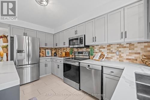 43 Marcy Crescent, Cambridge, ON - Indoor Photo Showing Kitchen With Stainless Steel Kitchen