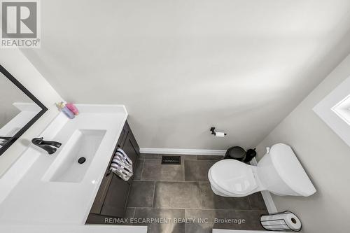 9230 South Chippawa Road, West Lincoln, ON - Indoor Photo Showing Bathroom