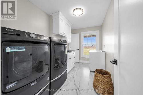 9230 South Chippawa Road, West Lincoln, ON - Indoor Photo Showing Laundry Room