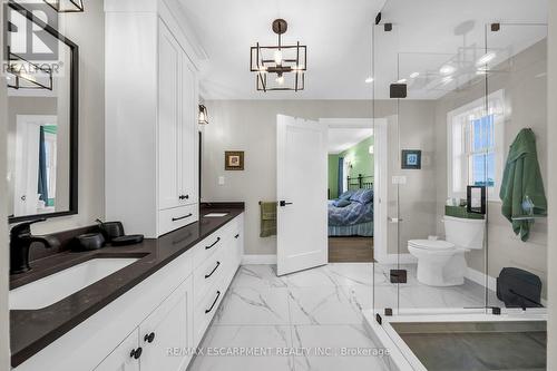 9230 South Chippawa Road, West Lincoln, ON - Indoor Photo Showing Bathroom