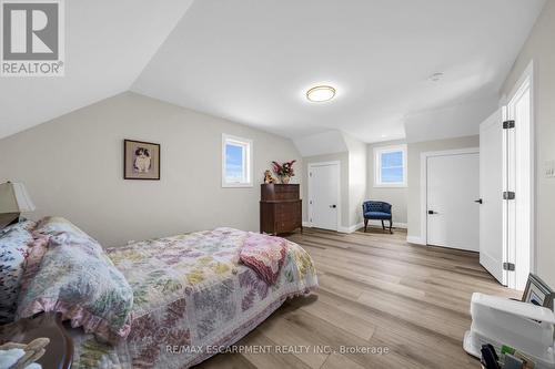 9230 South Chippawa Road, West Lincoln, ON - Indoor Photo Showing Bedroom