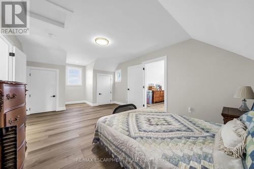 9230 South Chippawa Road, West Lincoln, ON - Indoor Photo Showing Bedroom