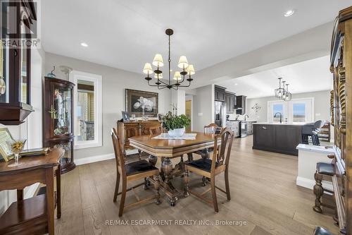 9230 South Chippawa Road, West Lincoln, ON - Indoor Photo Showing Dining Room