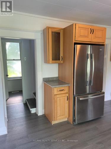 2798 Dingman Drive, London, ON - Indoor Photo Showing Kitchen