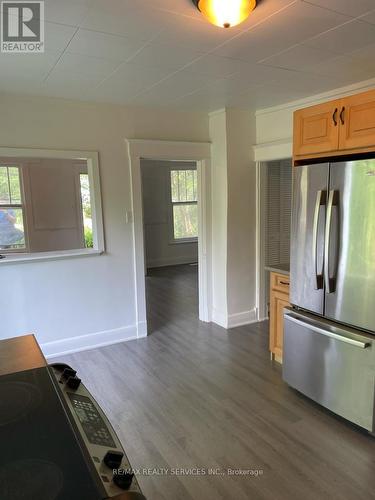 2798 Dingman Drive, London, ON - Indoor Photo Showing Kitchen