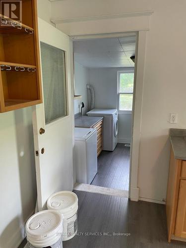 2798 Dingman Drive, London, ON - Indoor Photo Showing Laundry Room