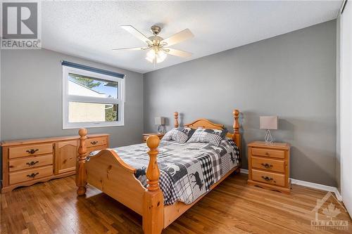 9 Monterey Drive, Ottawa, ON - Indoor Photo Showing Bedroom