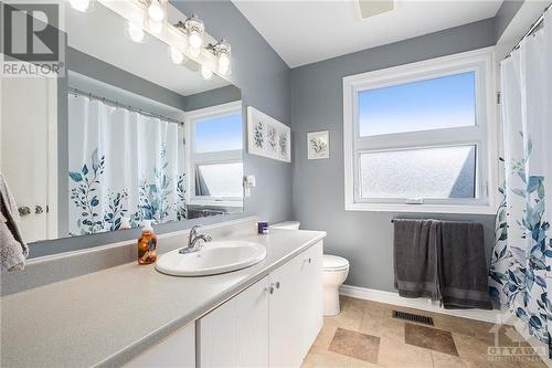 9 Monterey Drive, Ottawa, ON - Indoor Photo Showing Bathroom