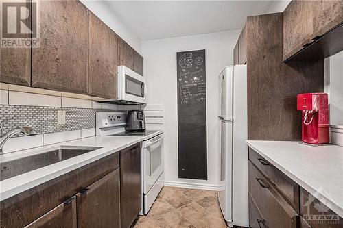 260 Brittany Drive Unit#412, Ottawa, ON - Indoor Photo Showing Kitchen