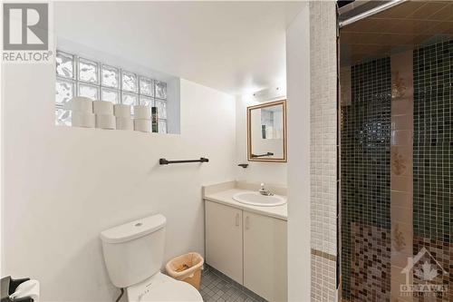 basement bath with shower - 278 Bayswater Avenue, Ottawa, ON - Indoor Photo Showing Bathroom