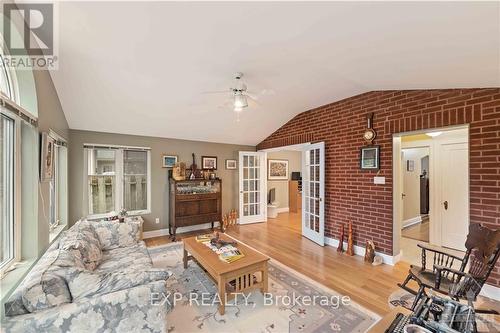 278 Bayswater Avenue, Ottawa, ON - Indoor Photo Showing Living Room