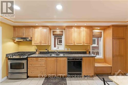 278 Bayswater Avenue, Ottawa, ON - Indoor Photo Showing Kitchen With Double Sink