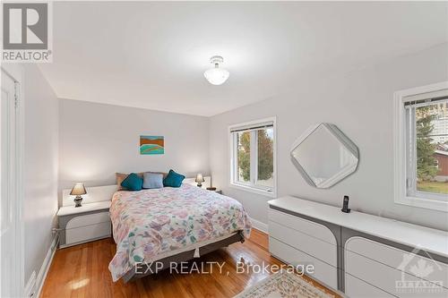 278 Bayswater Avenue, Ottawa, ON - Indoor Photo Showing Bedroom