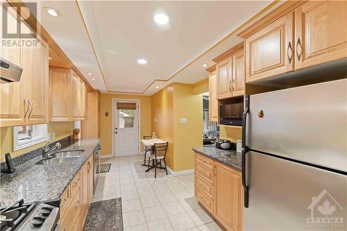 278 Bayswater Avenue, Ottawa, ON - Indoor Photo Showing Kitchen With Double Sink