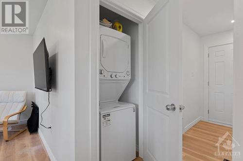 Main floor laundry - 28 Fairhill Crescent, Ottawa, ON - Indoor Photo Showing Laundry Room