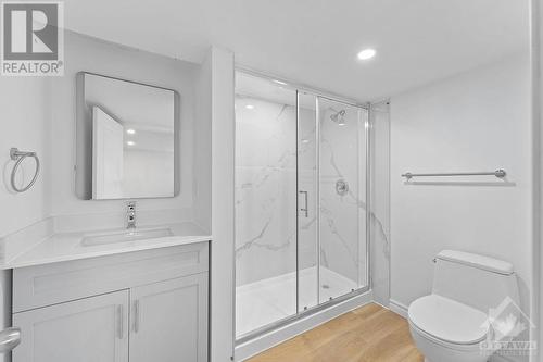 28 Fairhill Crescent, Ottawa, ON - Indoor Photo Showing Bathroom