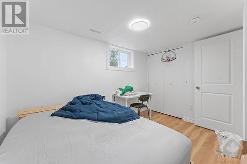 28 Fairhill Crescent, Ottawa, ON - Indoor Photo Showing Bedroom