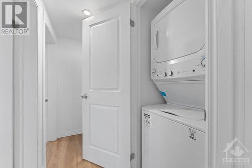 28 Fairhill Crescent, Ottawa, ON - Indoor Photo Showing Laundry Room