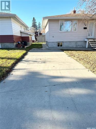 746 Montague Street, Regina, SK - Outdoor