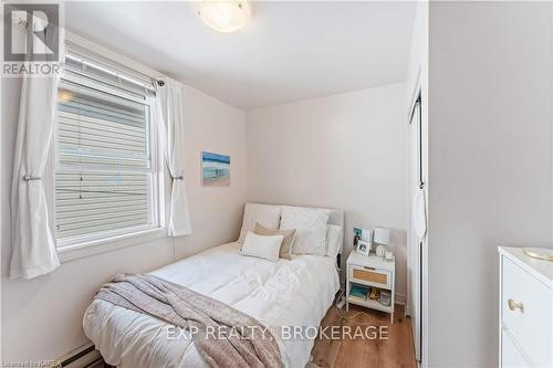 187 Alfred Street, Kingston (Central City East), ON - Indoor Photo Showing Bedroom