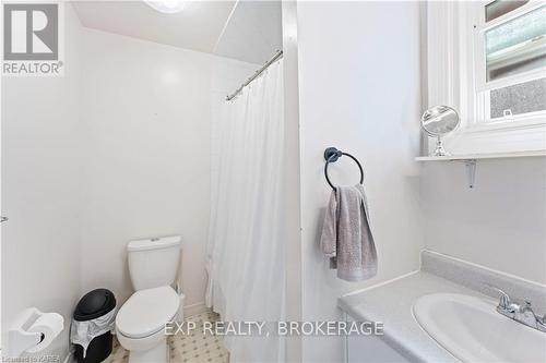 187 Alfred Street, Kingston (Central City East), ON - Indoor Photo Showing Bathroom