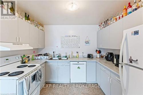 187 Alfred Street, Kingston (Central City East), ON - Indoor Photo Showing Kitchen