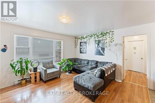 187 Alfred Street, Kingston (Central City East), ON - Indoor Photo Showing Living Room