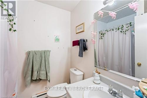 187 Alfred Street, Kingston (Central City East), ON - Indoor Photo Showing Bathroom