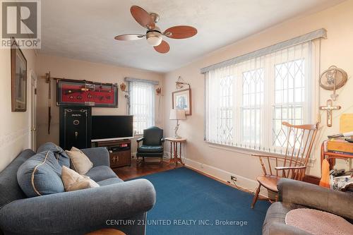 1473 Monaghan Road, Peterborough (Monaghan), ON - Indoor Photo Showing Living Room