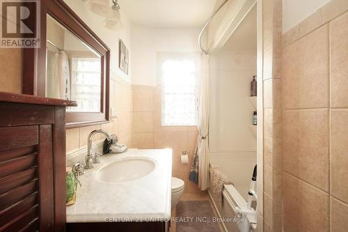 1473 Monaghan Road, Peterborough (Monaghan), ON - Indoor Photo Showing Bathroom