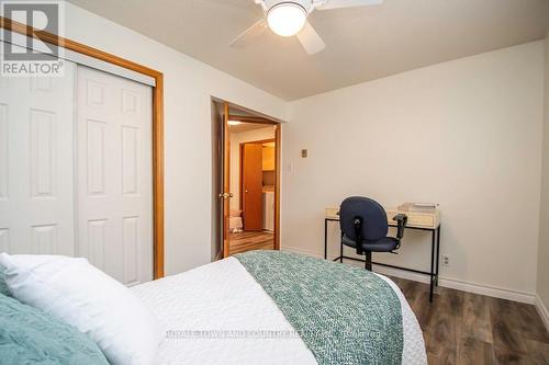 30 - 115 Mary Street W, Kawartha Lakes (Lindsay), ON - Indoor Photo Showing Bedroom