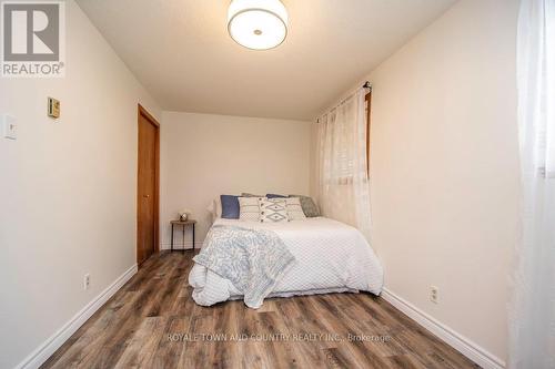 30 - 115 Mary Street W, Kawartha Lakes (Lindsay), ON - Indoor Photo Showing Bedroom