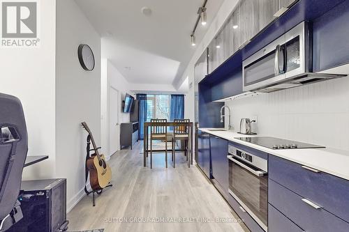 301 - 28 Avondale Avenue, Toronto, ON - Indoor Photo Showing Kitchen With Upgraded Kitchen