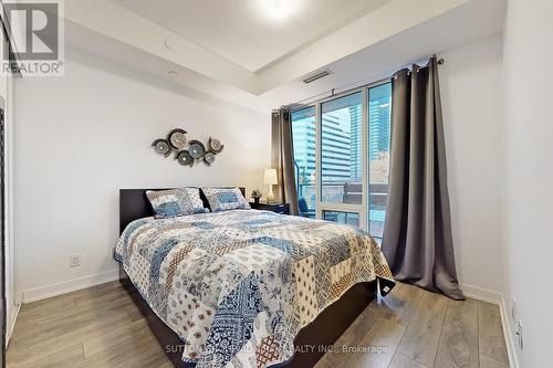 301 - 28 Avondale Avenue, Toronto, ON - Indoor Photo Showing Bedroom